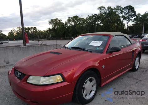 1999 Ford Mustang z USA, uszkodzony, nr VIN 1FAFP444XXF221757
